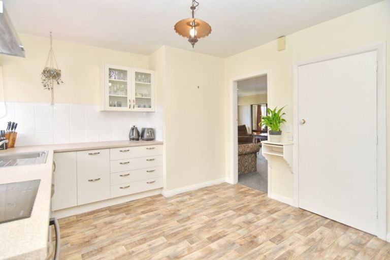 Photo of property in 1 Chilton Drive, Mairehau, Christchurch, 8052