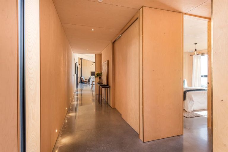 Photo of property in 5 Sowerby Place, Richmond Hill, Christchurch, 8081