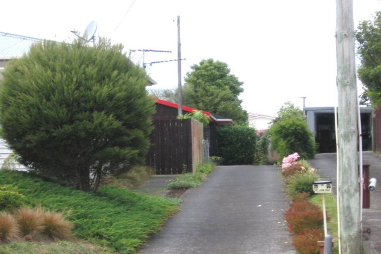 Photo of property in 1/7 Cresta Avenue, Beach Haven, Auckland, 0626