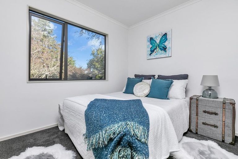 Photo of property in 40a Roberts Road, Glenfield, Auckland, 0629