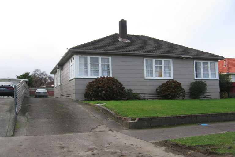 Photo of property in 17 Ngarimu Street, Roslyn, Palmerston North, 4414