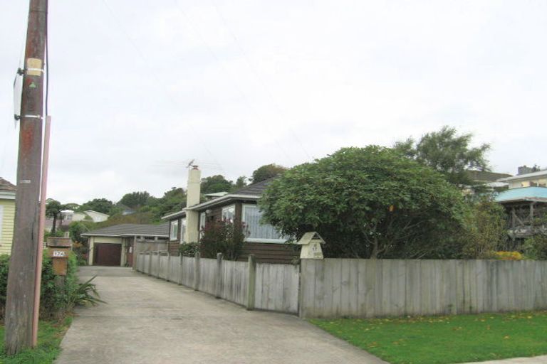 Photo of property in 17a Mclellan Street, Tawa, Wellington, 5028