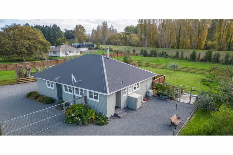 Photo of property in 101 Kainga Road, Kainga, Christchurch, 8083