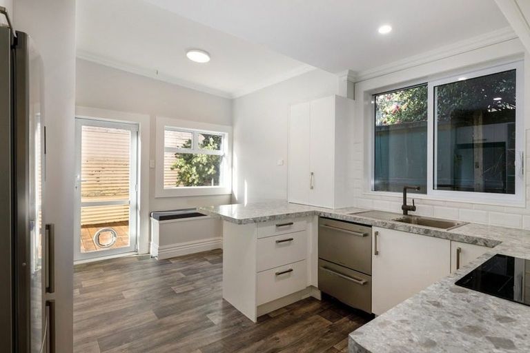 Photo of property in 12 Suffolk Street, Picton, 7220