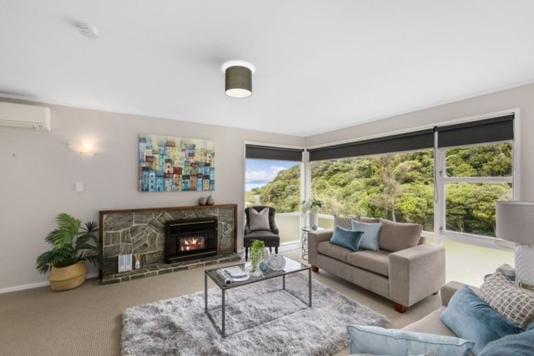 Photo of property in 70 Dowse Drive, Maungaraki, Lower Hutt, 5010