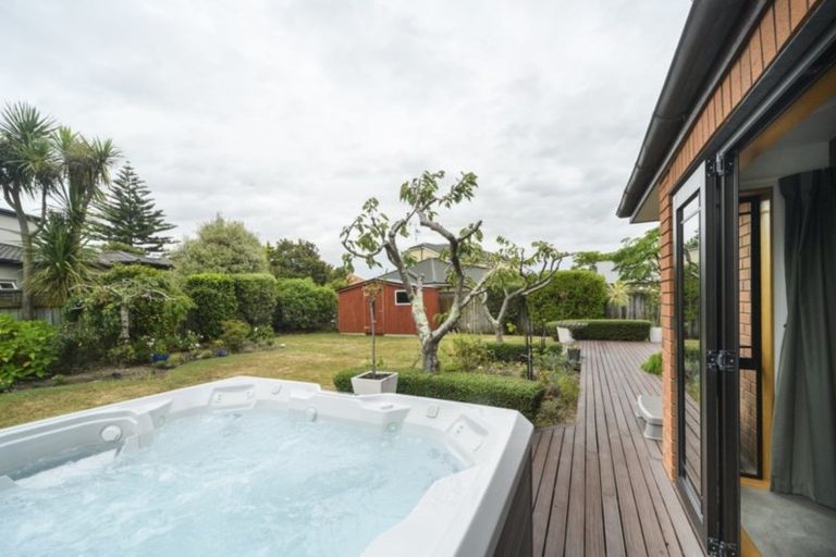 Photo of property in 23 Balmoral Drive, Terrace End, Palmerston North, 4410