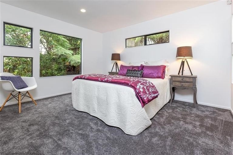 Photo of property in 1/3 Albany Highway, Unsworth Heights, Auckland, 0632