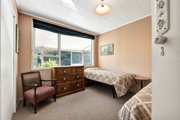 Photo of property in 71 Tarata Road, Inglewood, 4387
