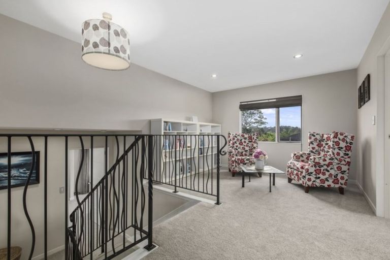 Photo of property in 64 Laurel Oak Drive, Schnapper Rock, Auckland, 0632