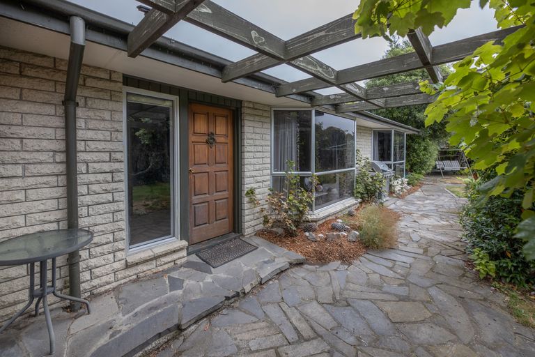 Photo of property in 10a Tracy Place, Redwood, Christchurch, 8051