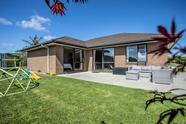 Photo of property in 4 Mooring Close, Haruru, 0204