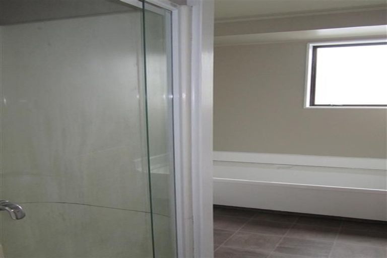 Photo of property in 4/1 Rebecca Rise, Weymouth, Auckland, 2103