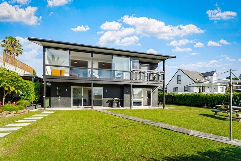 Photo of property in 10 Hinemoa Place, Snells Beach, 0920