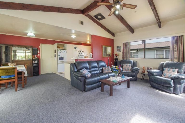 Photo of property in 130 Koutu Road, Kawaha Point, Rotorua, 3010