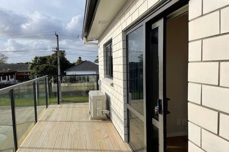 Photo of property in 3 Edwards Avenue, Henderson, Auckland, 0610