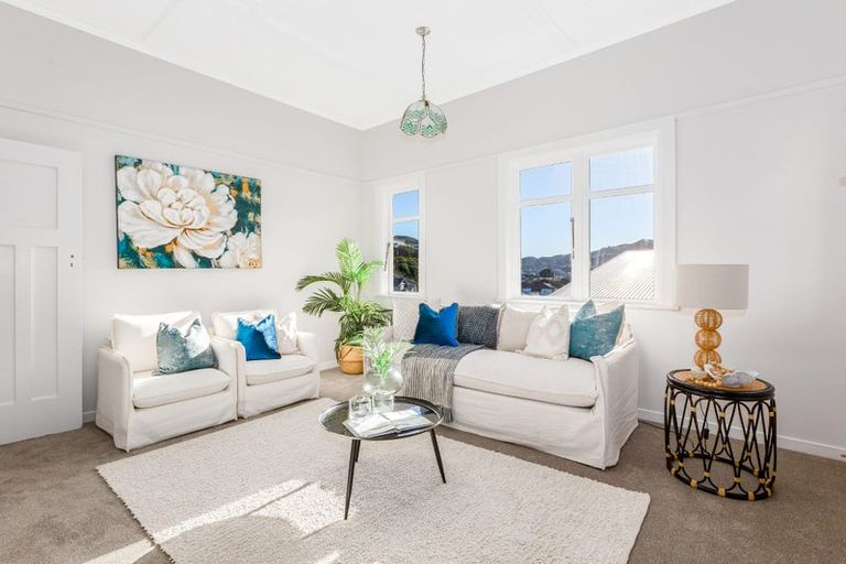 Photo of property in 61 Severn Street, Island Bay, Wellington, 6023