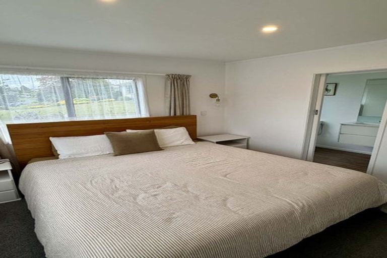 Photo of property in 10 Campbell Place, Pukehangi, Rotorua, 3015