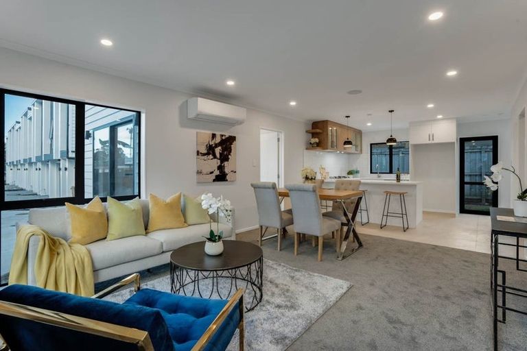 Photo of property in 6c Becker Drive, Weymouth, Auckland, 2103