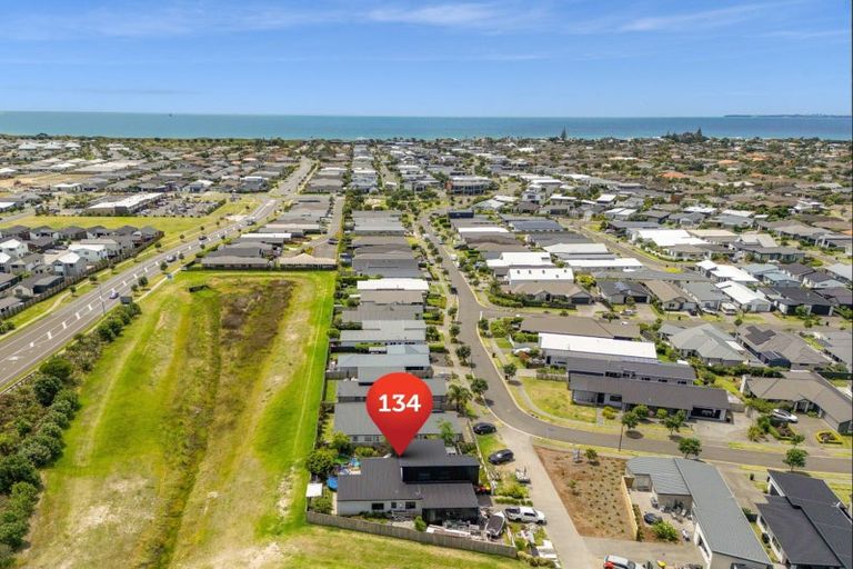 Photo of property in 134 Coast Boulevard, Papamoa Beach, Papamoa, 3118