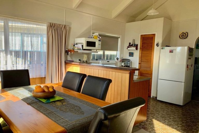 Photo of property in 12 Sarten Street, Waitara, 4320