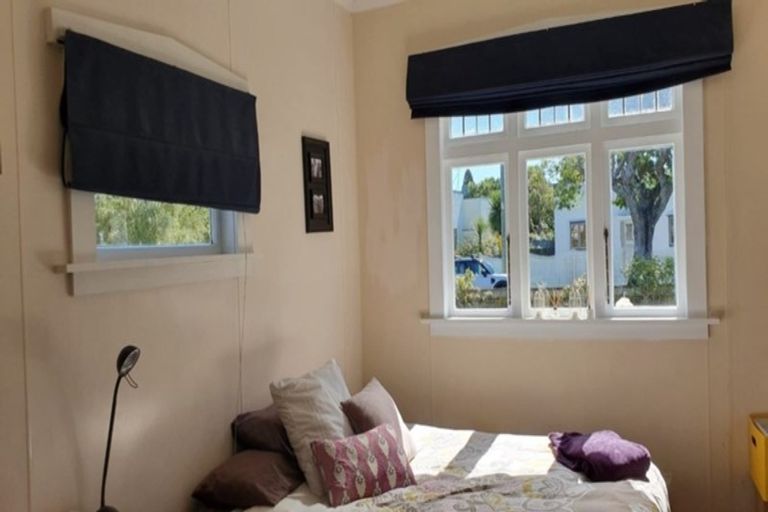 Photo of property in 1 Ngapuhi Street, Saint Johns Hill, Whanganui, 4501