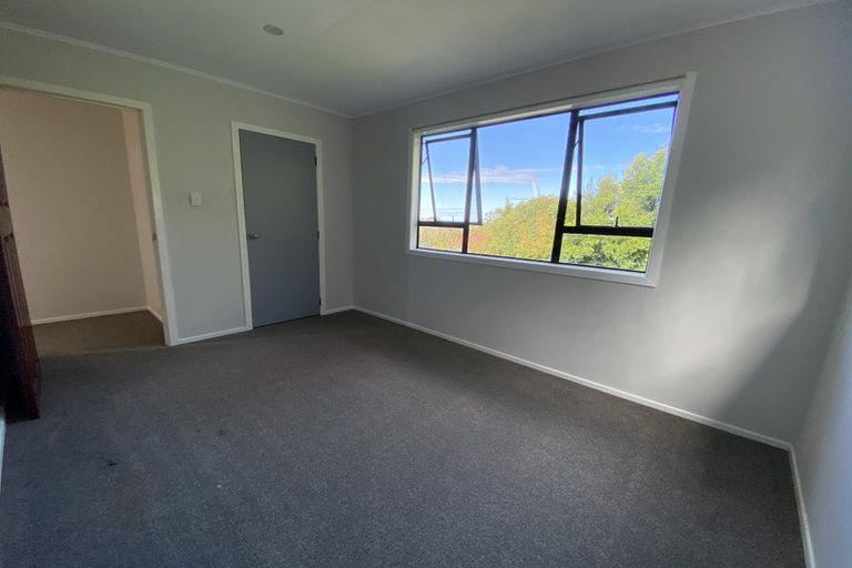 Photo of property in 54 Potter Avenue, Northcote, Auckland, 0627