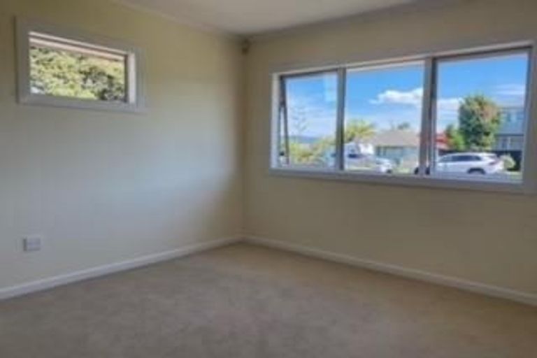 Photo of property in 185 Te Atatu Road, Te Atatu South, Auckland, 0610