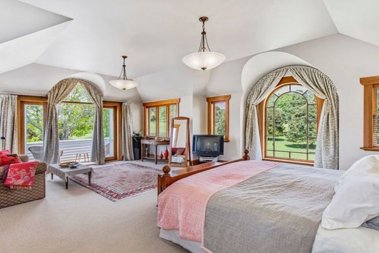 Photo of property in 200 Green Lane West, Greenlane, Auckland, 1051