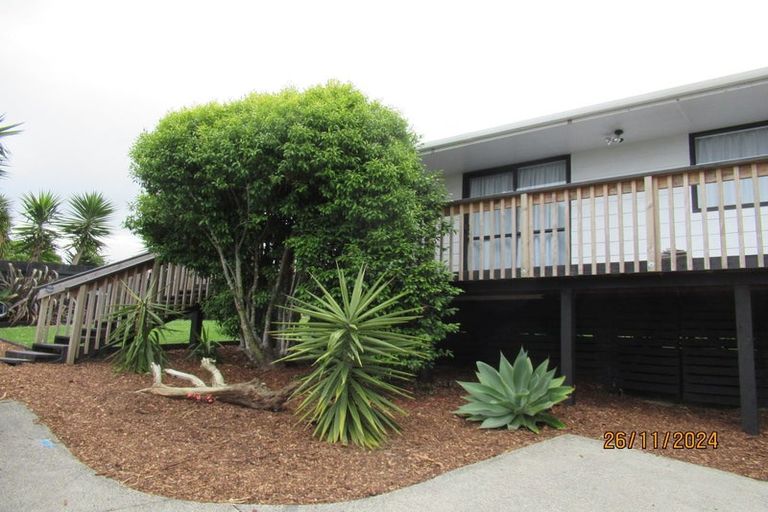Photo of property in 17 Oreil Avenue, West Harbour, Auckland, 0618
