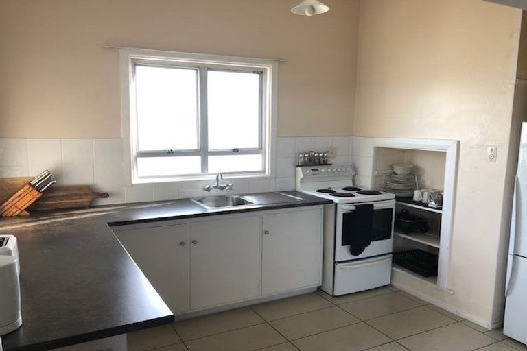 Photo of property in 597 Marine Parade, Napier South, Napier, 4110