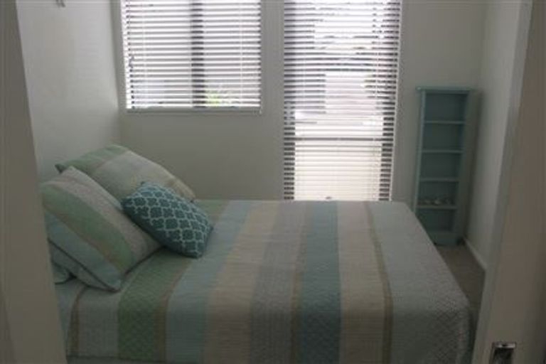 Photo of property in 2/12 Craig Road, Milford, Auckland, 0620