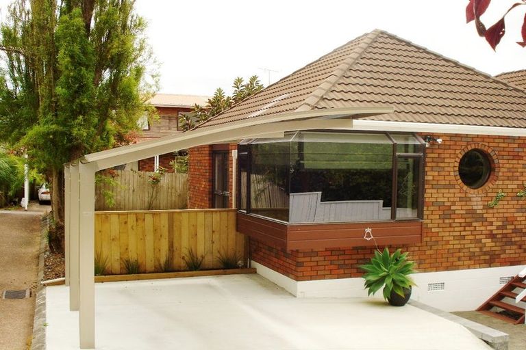 Photo of property in 1/10 Cambric Place, Botany Downs, Auckland, 2010