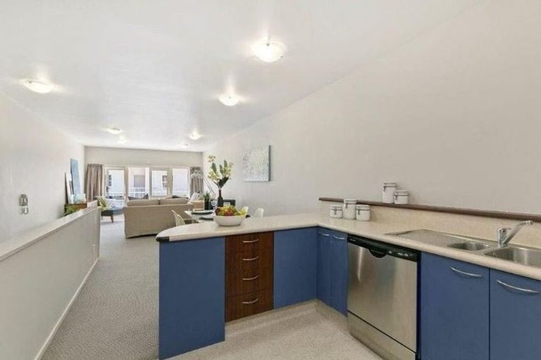 Photo of property in Luxford Villas, 109/72 Herald Street, Berhampore, Wellington, 6023