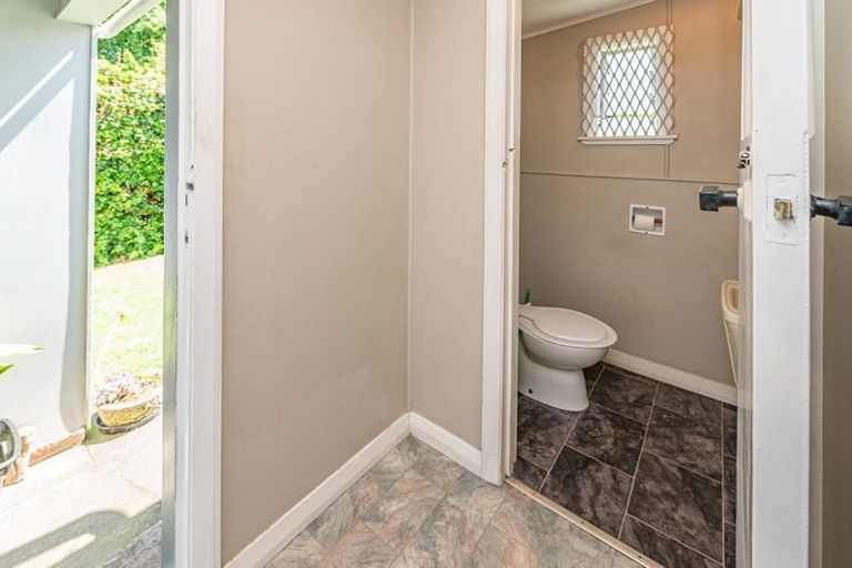 Photo of property in 5 Mosston Road, Castlecliff, Whanganui, 4501