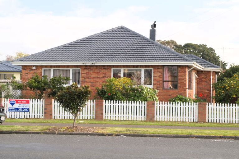 Photo of property in 72a Robertson Road, Mangere East, Auckland, 2024