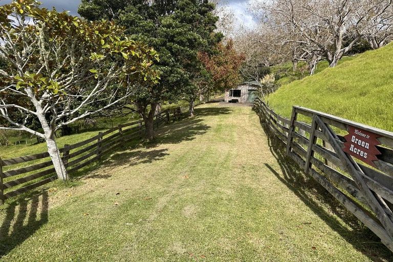 Photo of property in 102b James Road, Maungaturoto, 0587