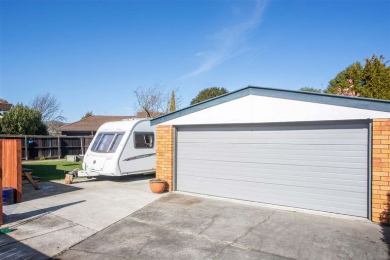 Photo of property in 6 Sunbeam Place, Halswell, Christchurch, 8025