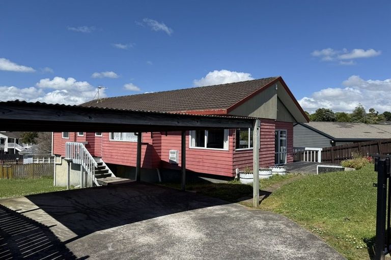 Photo of property in 33 Addison Drive, Glendene, Auckland, 0602