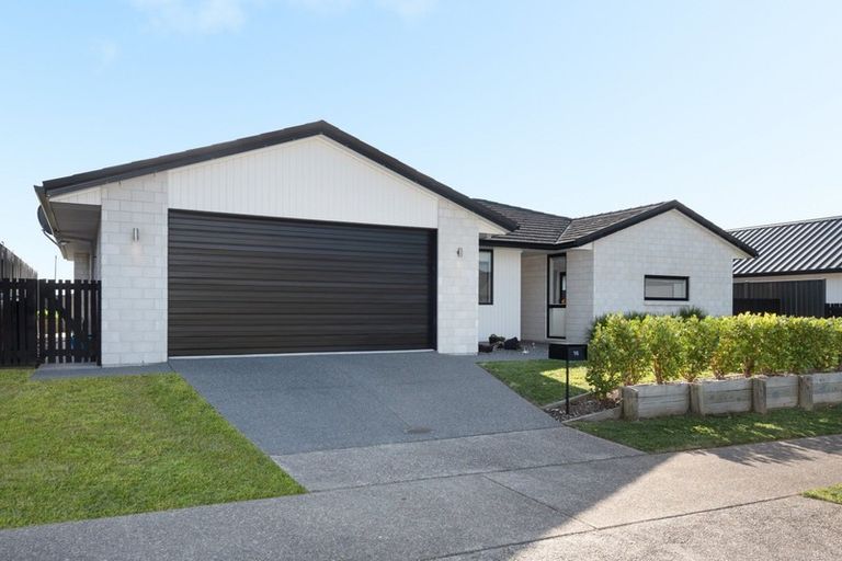 Photo of property in 16 Waghorn Street, Pyes Pa, Tauranga, 3112