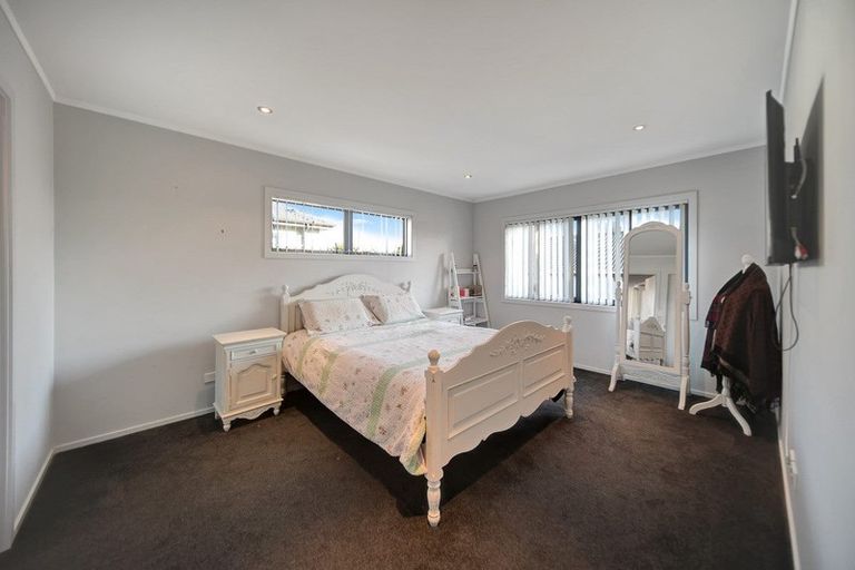Photo of property in 79 Beach Road, Pahurehure, Papakura, 2113