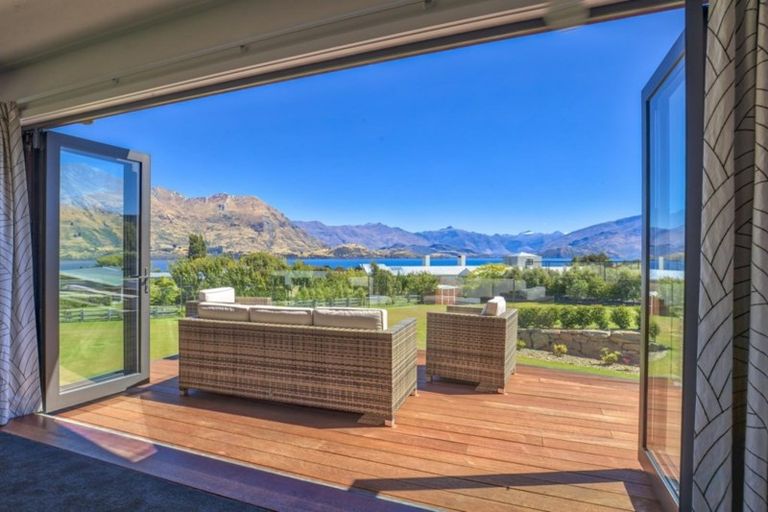 Photo of property in 314 Beacon Point Road, Wanaka, 9305