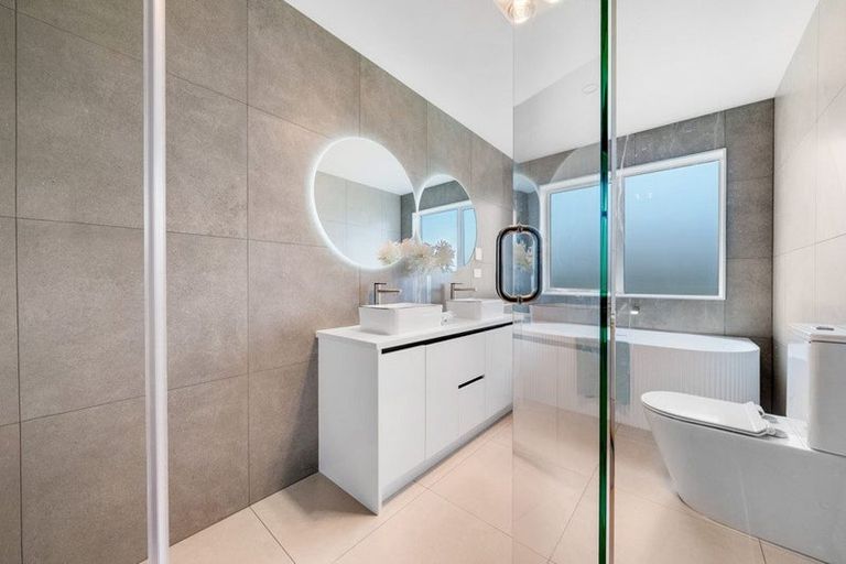 Photo of property in 52 Emerald Avenue, Rosehill, Papakura, 2113