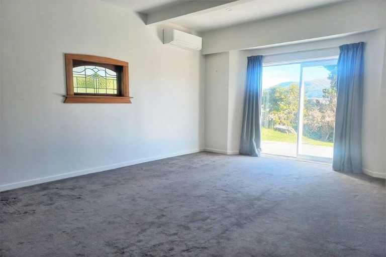 Photo of property in 27 Awatea Street, Ranui, Porirua, 5024