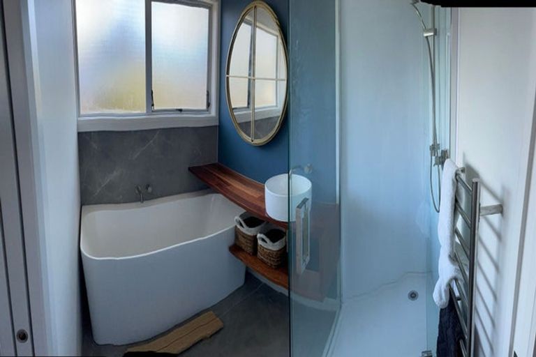 Photo of property in 12a Hinton Place, Weymouth, Auckland, 2103