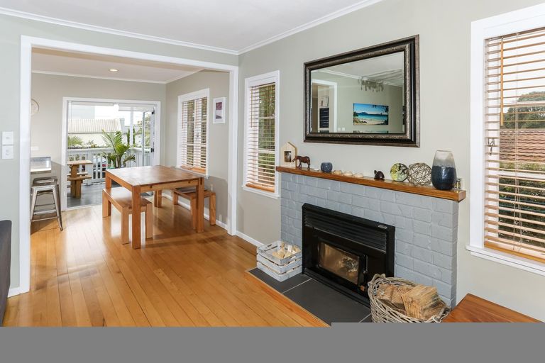 Photo of property in 9 Lawrie Avenue, Pukekohe, 2120