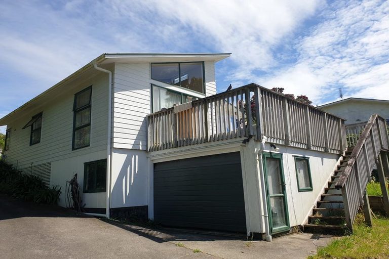 Photo of property in 18 Dunraven Place, Torbay, Auckland, 0630