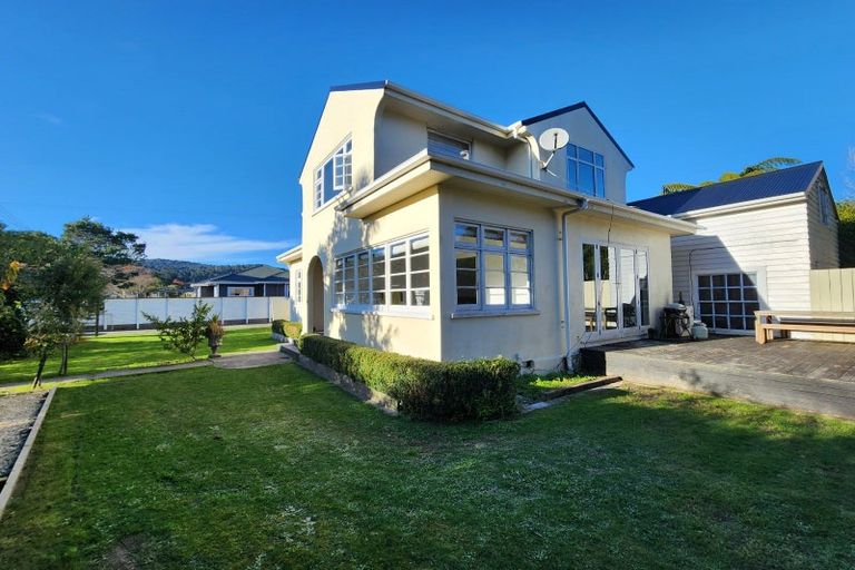 Photo of property in 2 Geraldine Street, Greymouth, 7805
