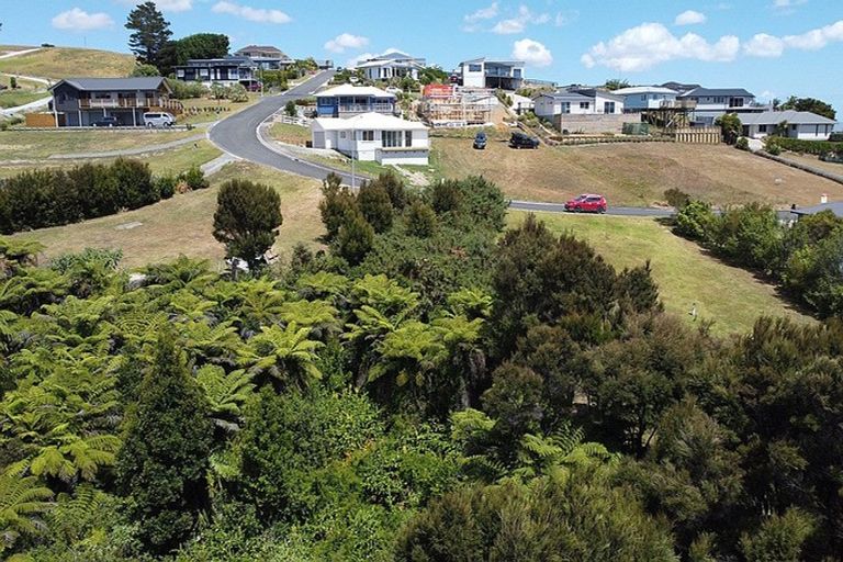 Photo of property in 9 Lori Lane, Coopers Beach, 0420