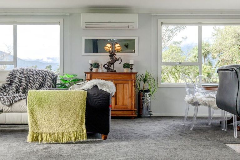 Photo of property in 390 Robertson Road, Harihari, 7884