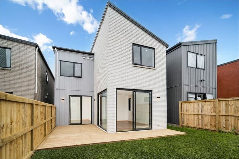 Photo of property in 27 Coast Garden Drive, Hobsonville, Auckland, 0616